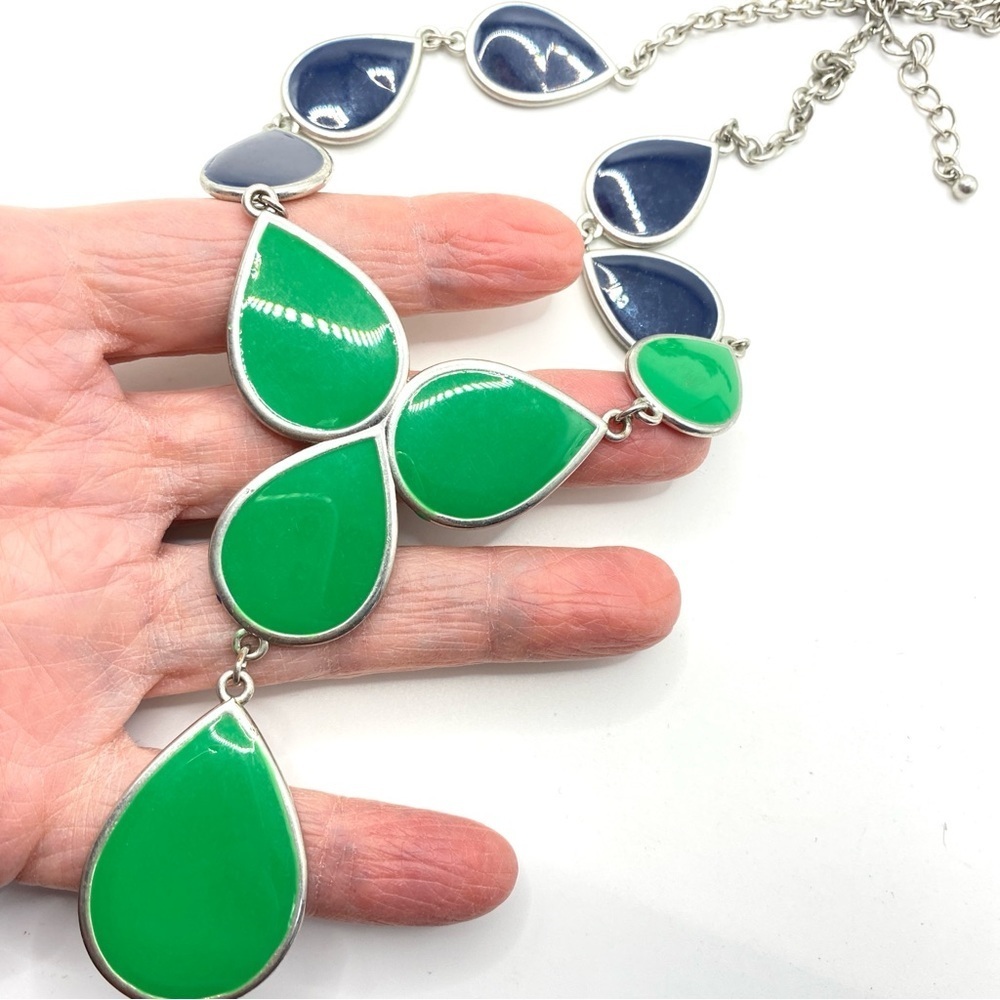 CHARMING CHARLIE Green & Navy Blue Reversible Tear Drop Silver Tone Necklace.